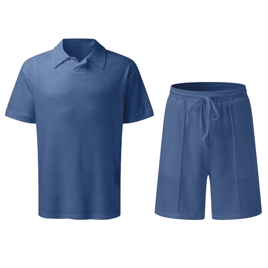 Leichtes Set aus Poloshirt und Shorts aus Strick