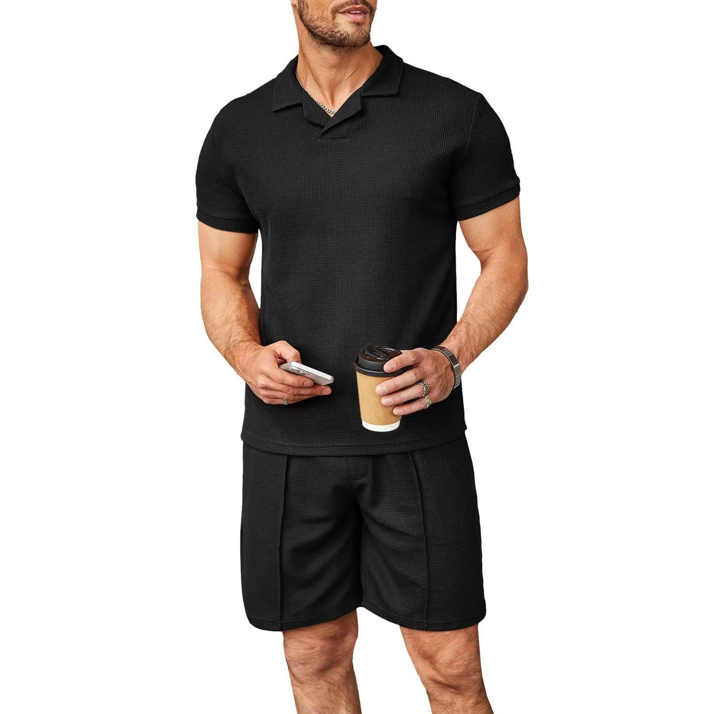 Leichtes Set aus Poloshirt und Shorts aus Strick